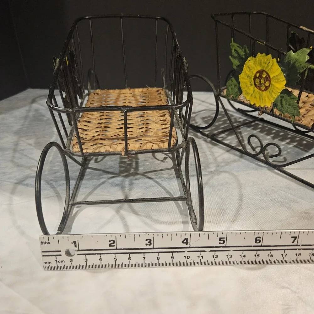 Farmhouse Sunflower Metal Wire Basket Set (2) Rustic Wicker Insert Country Decor